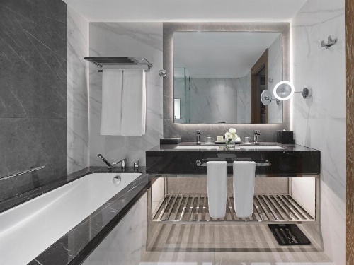 Fairmont Dubai image 36