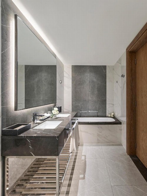 Fairmont Dubai image 38